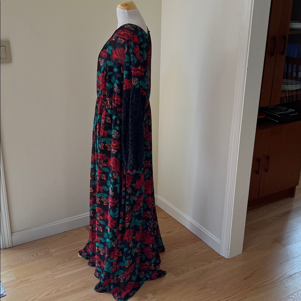 Torrid 2X Floral Maxi Dress with Lace Sleeves. - Picture 5 of 12